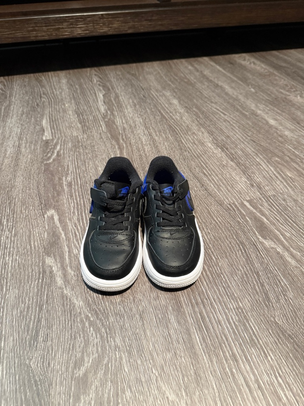 Nike Kids Black and Blue Low-Top Sneakers with White Sole